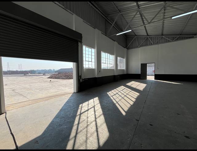 200M² WAREHOUSE TO LET IN SEBENZA